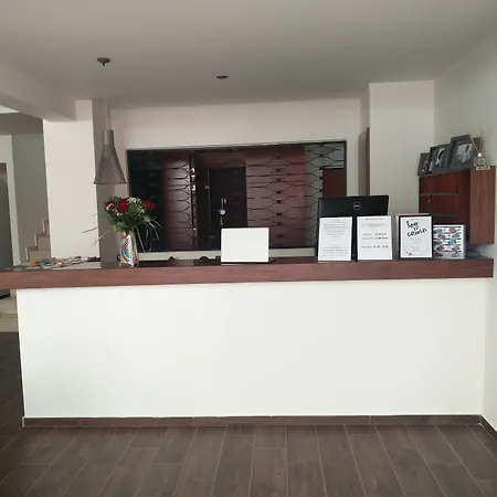 纽约酒店 2* Rhodes City