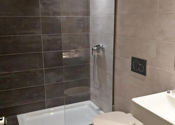 纽约酒店 2* Rhodes City